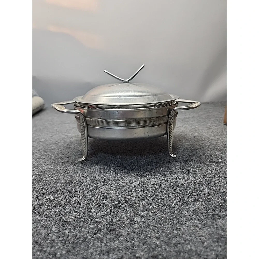 Vintage Pyrex Casserole Dish Atomic  Aluminum Holder Cradle & Lid 1.5 Qt E1